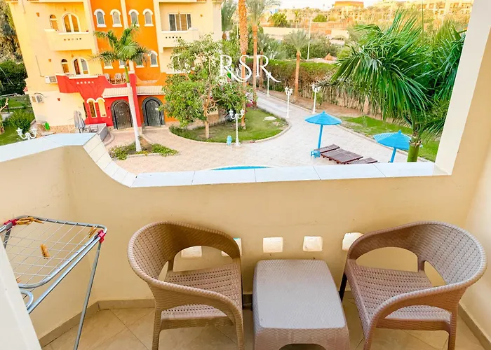 With A Private Roof , Pool , Garden *