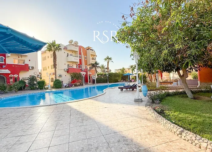Appartement With A Private Roof , Pool , Garden