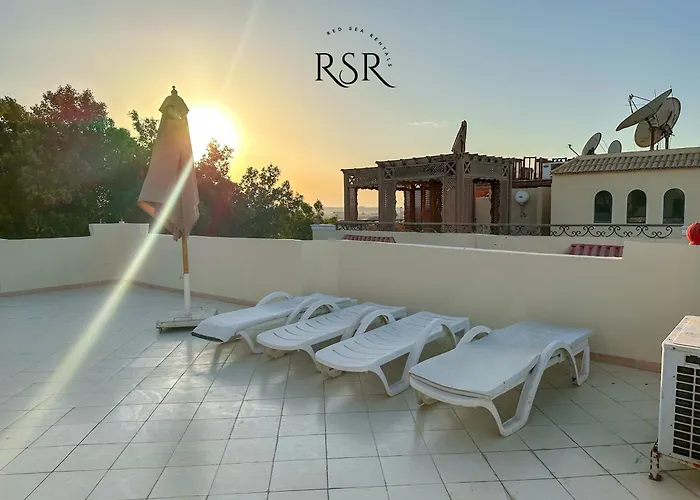 Appartement With A Private Roof , Pool , Garden *